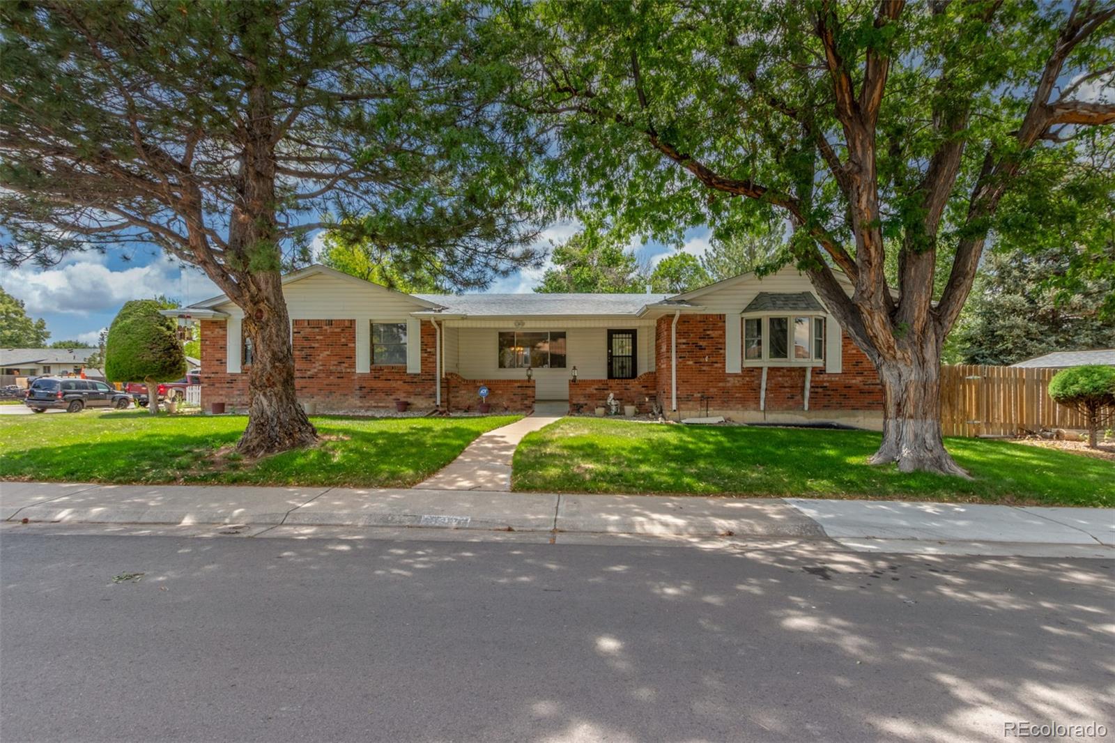 16699 E 7th Avenue, aurora MLS: 3739130 Beds: 3 Baths: 3 Price: $439,000