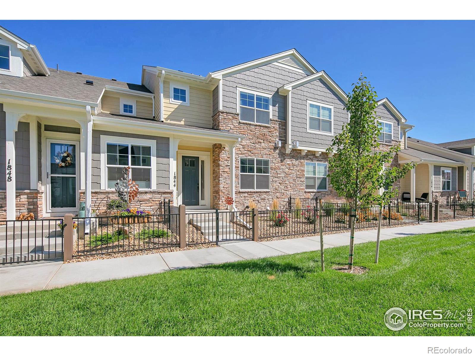 1844 W 50th Street, loveland MLS: 4567891038645 Beds: 3 Baths: 4 Price: $520,000