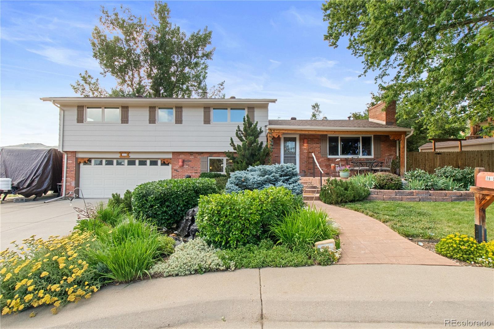 1615  Violet Street, golden MLS: 7837143 Beds: 4 Baths: 3 Price: $900,000
