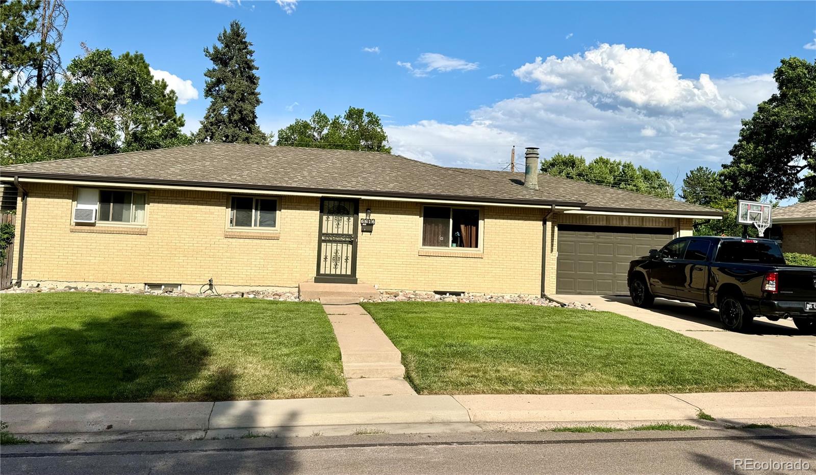 6616 S Lincoln Street, centennial MLS: 7045285 Beds: 4 Baths: 2 Price: $629,000
