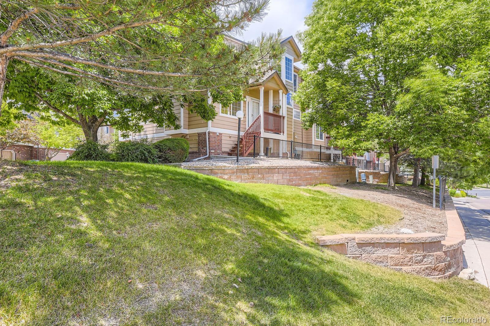 6819 S Webster Street B, Littleton  MLS: 2454225 Beds: 2 Baths: 3 Price: $445,000