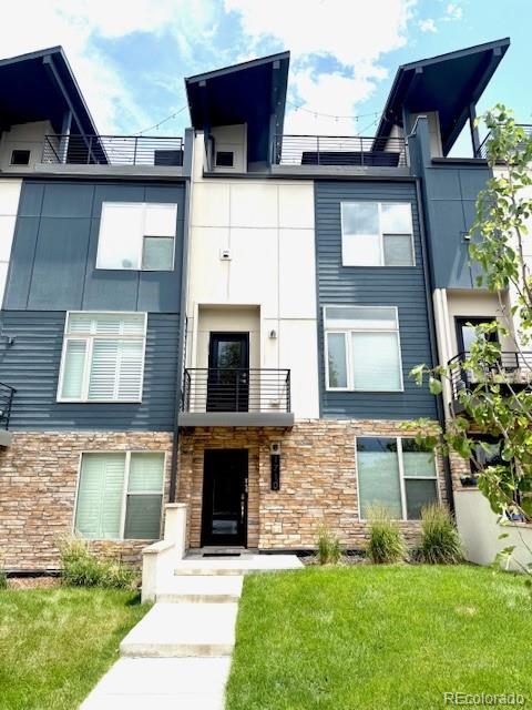 1710  Fenton Street, lakewood MLS: 4986454 Beds: 3 Baths: 4 Price: $750,000