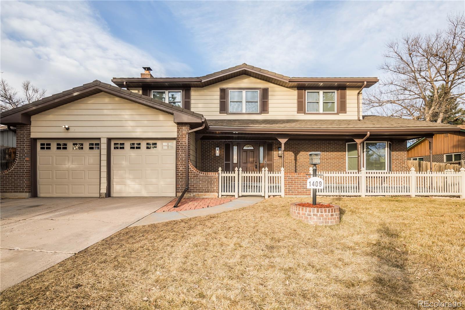 1409 S Moline Street, aurora MLS: 5742229 Beds: 4 Baths: 3 Price: $529,973