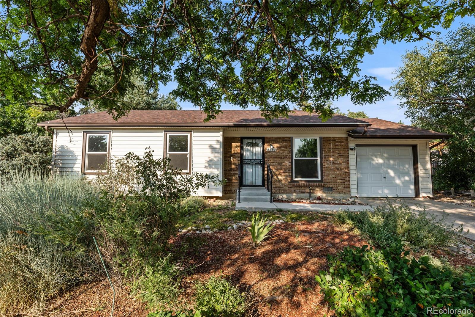 2452 S Kittredge Way, aurora MLS: 4768816 Beds: 3 Baths: 1 Price: $399,900