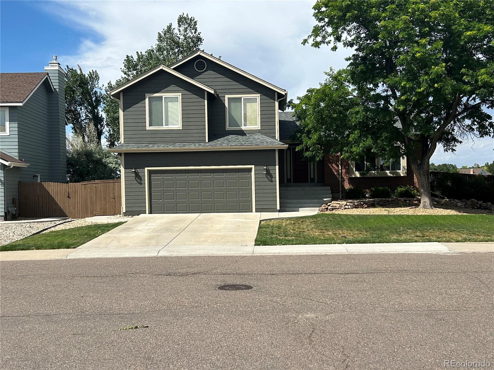 1495  Goldsmith Drive, highlands ranch MLS: 1885267 Beds: 4 Baths: 3 Price: $825,000