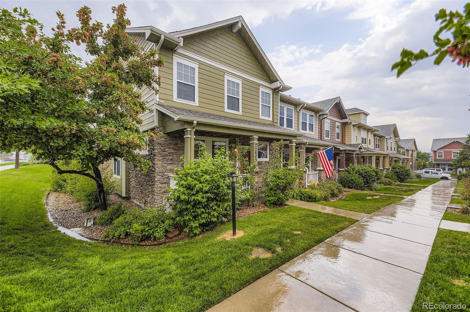 22843 E Briarwood Place, aurora MLS: 4106468 Beds: 3 Baths: 3 Price: $499,900
