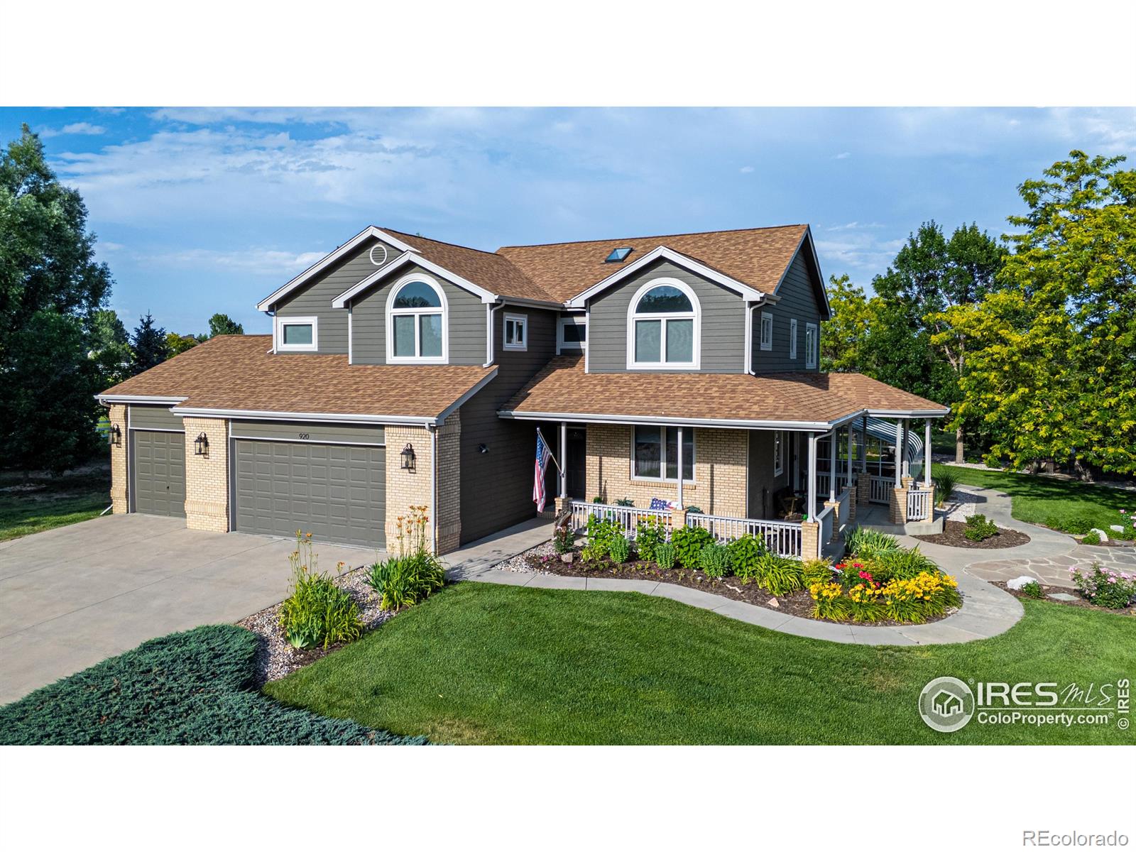 920  Palomino Way, windsor MLS: 4567891038794 Beds: 4 Baths: 3 Price: $1,175,000