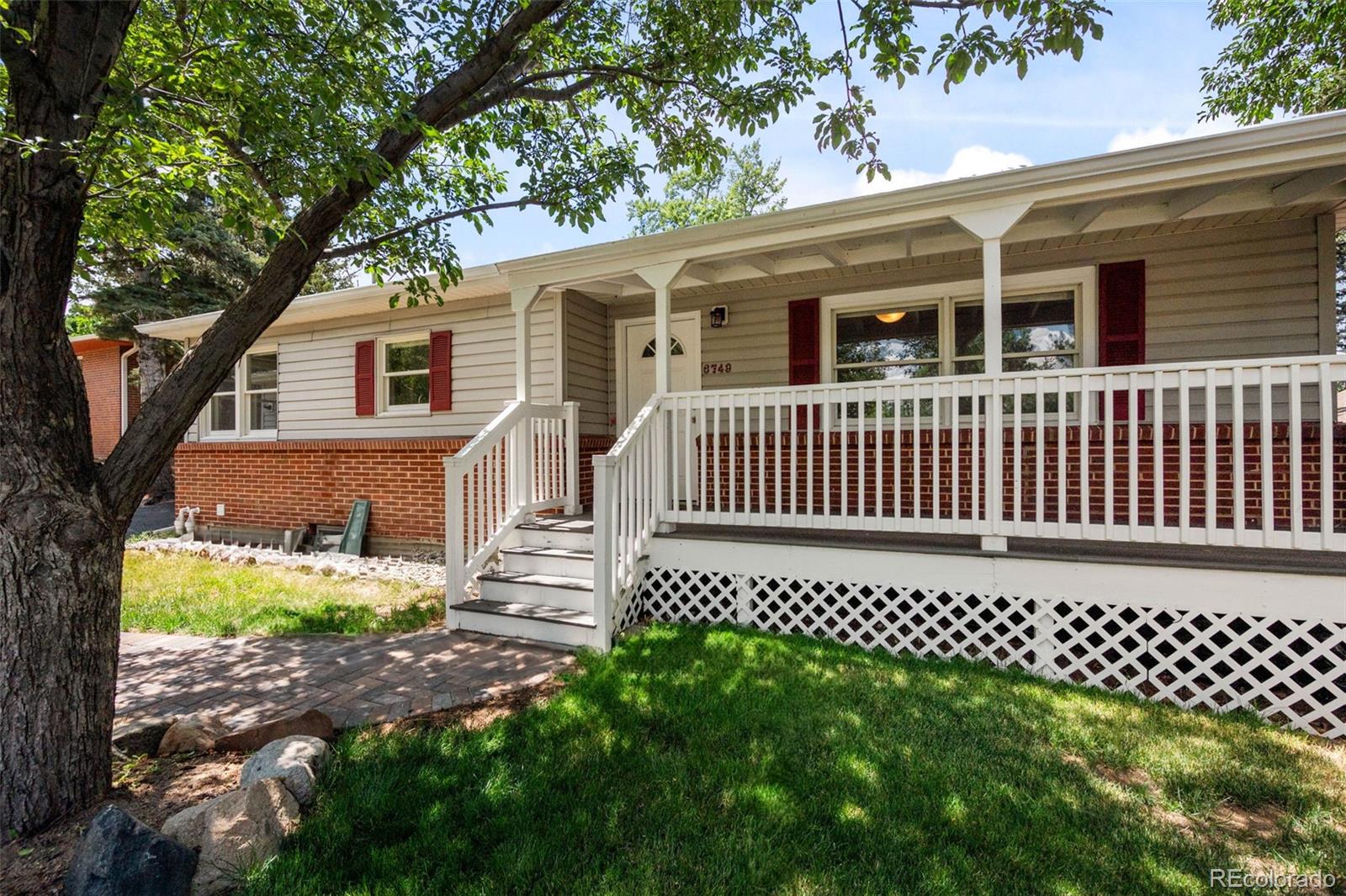 6749 S Foresthill Street, littleton MLS: 4714742 Beds: 4 Baths: 2 Price: $689,000