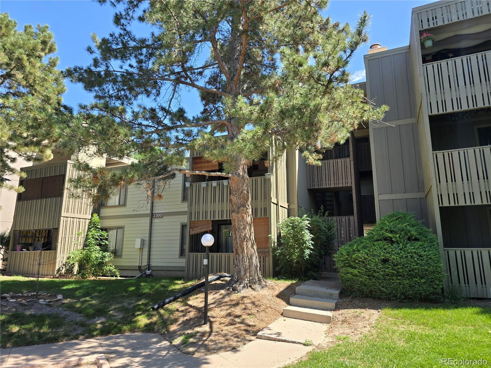 2525 S Dayton Way 2307, Denver  MLS: 7351346 Beds: 2 Baths: 1 Price: $199,000