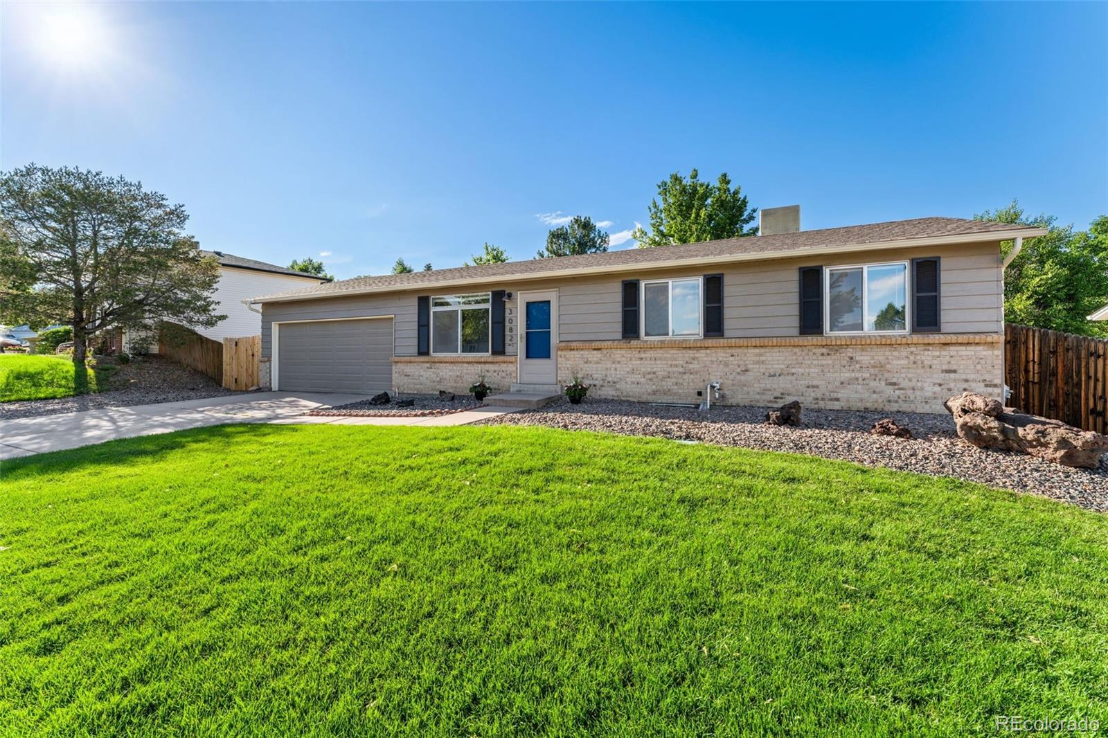 3082 S Laredo Circle, aurora MLS: 3895426 Beds: 3 Baths: 3 Price: $474,900