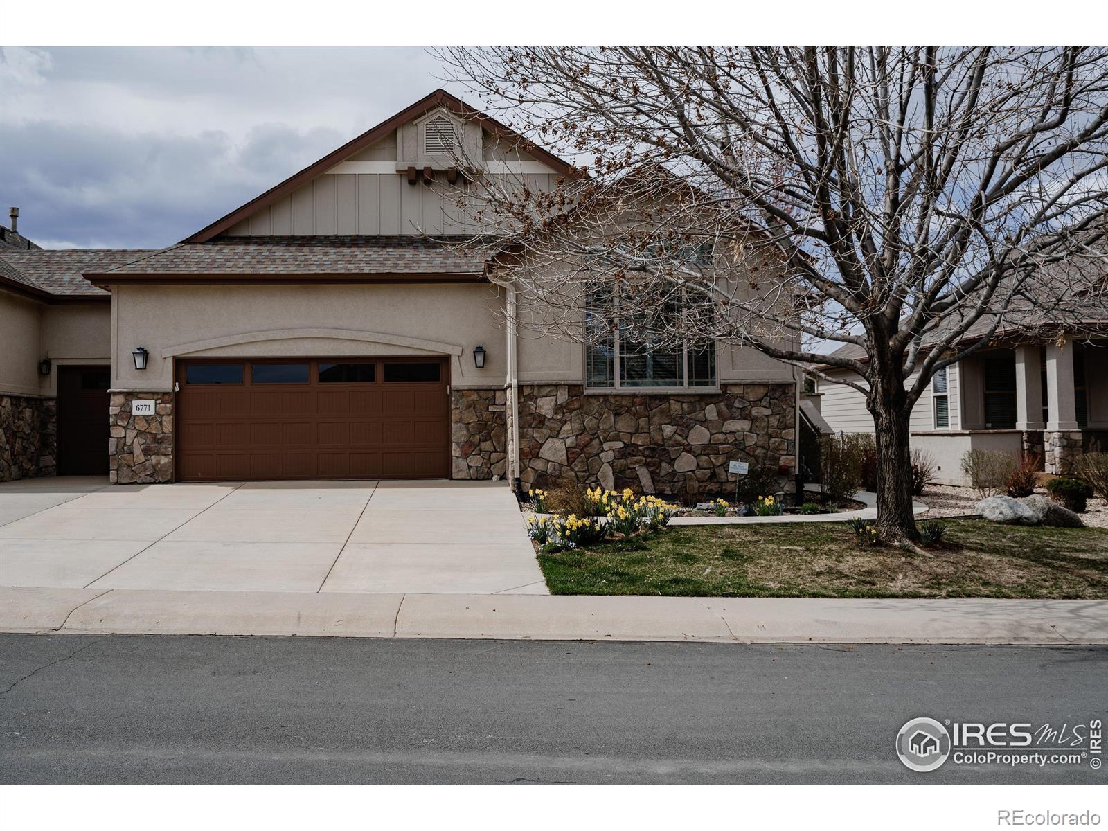6771  Crooked Stick Drive, windsor MLS: 4567891038929 Beds: 3 Baths: 4 Price: $765,000