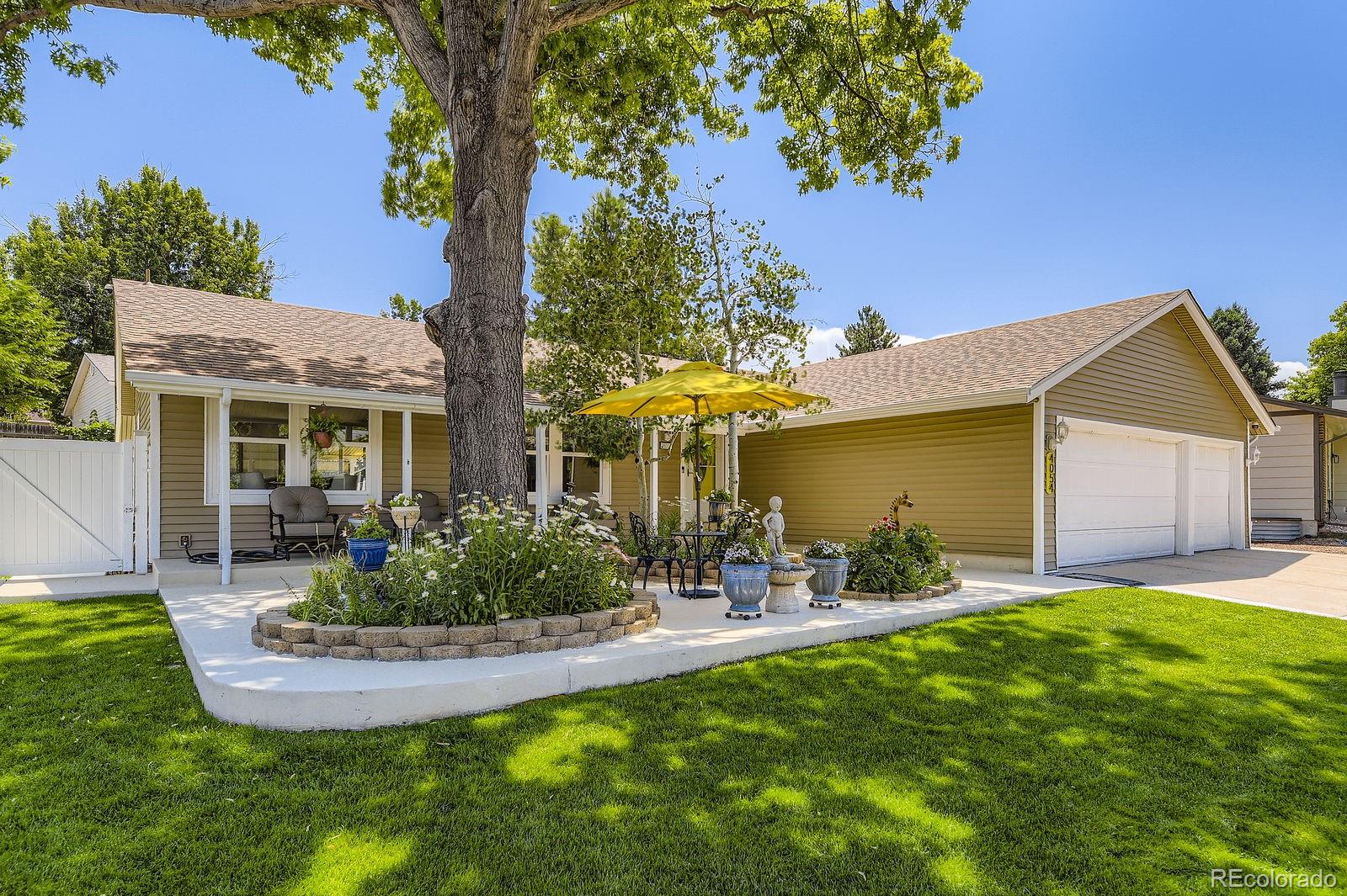 4054 S Olathe Court, aurora MLS: 7707507 Beds: 4 Baths: 3 Price: $620,000