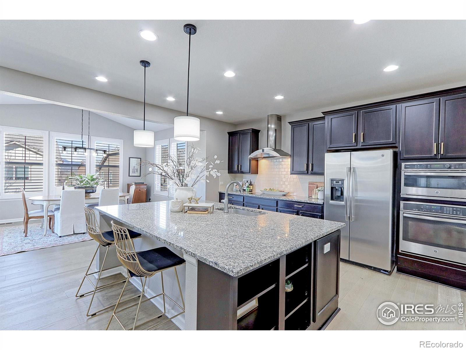 16021  Williams Place, broomfield MLS: 4567891038988 Beds: 5 Baths: 4 Price: $924,900