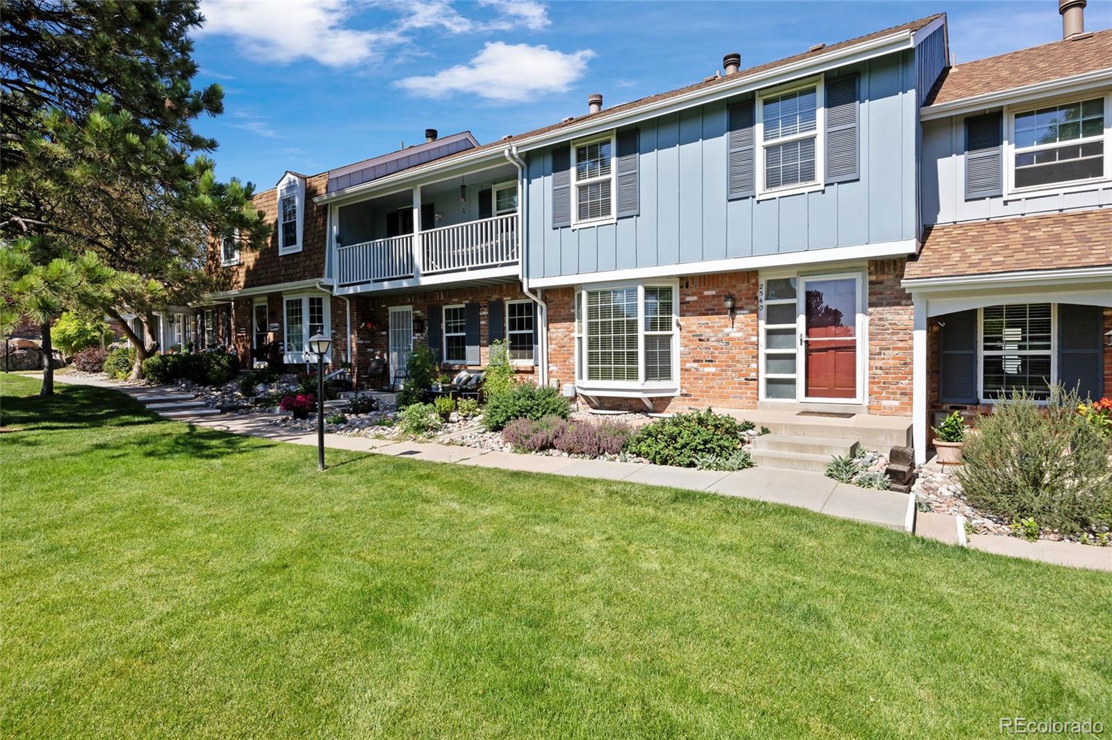 2540 E Geddes Place , Centennial  MLS: 3980831 Beds: 4 Baths: 4 Price: $520,000