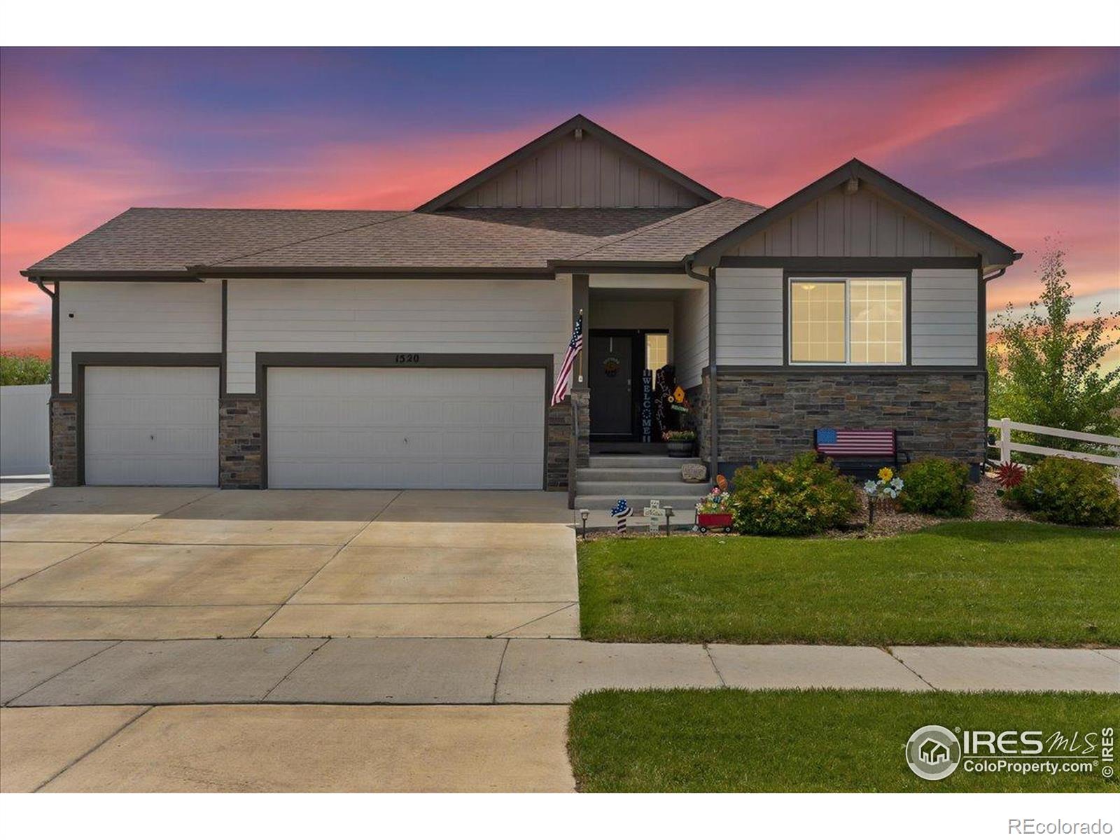 1520  Lake Vista Way, severance MLS: 4567891039031 Beds: 3 Baths: 2 Price: $564,000