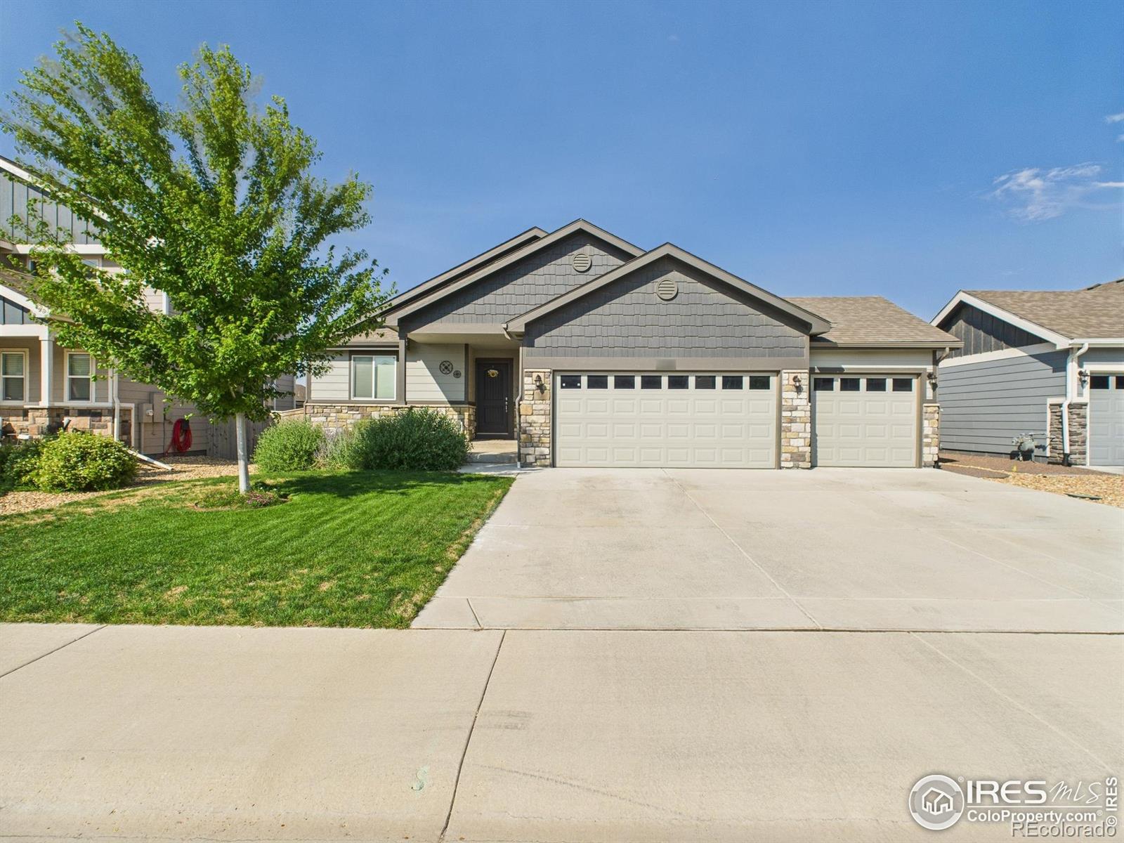 1729  Avery Plaza Street, severance MLS: 4567891039041 Beds: 4 Baths: 3 Price: $543,000