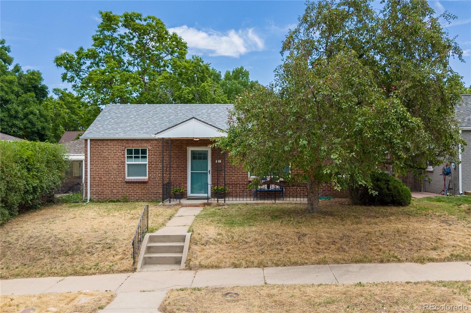 5072  Newton Street, denver MLS: 4401031 Beds: 2 Baths: 1 Price: $529,000
