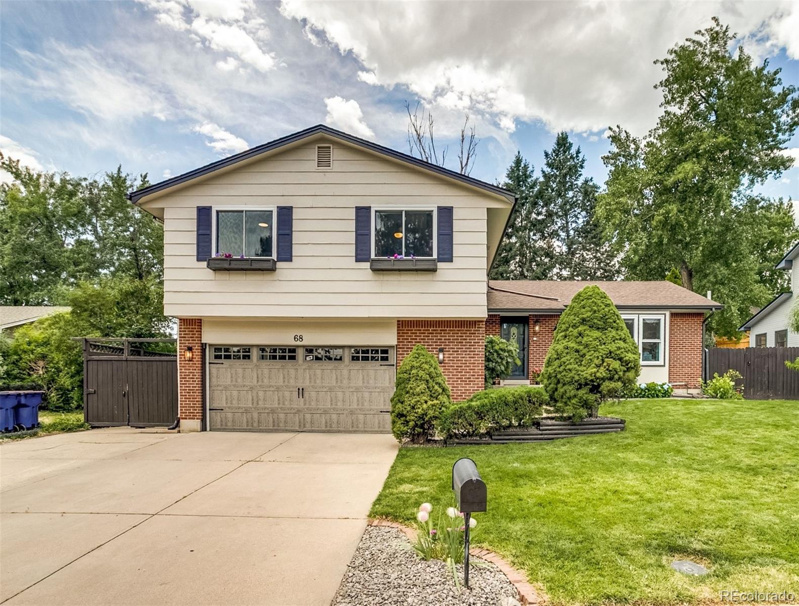 68  Yank Way, lakewood MLS: 3990889 Beds: 4 Baths: 4 Price: $739,000