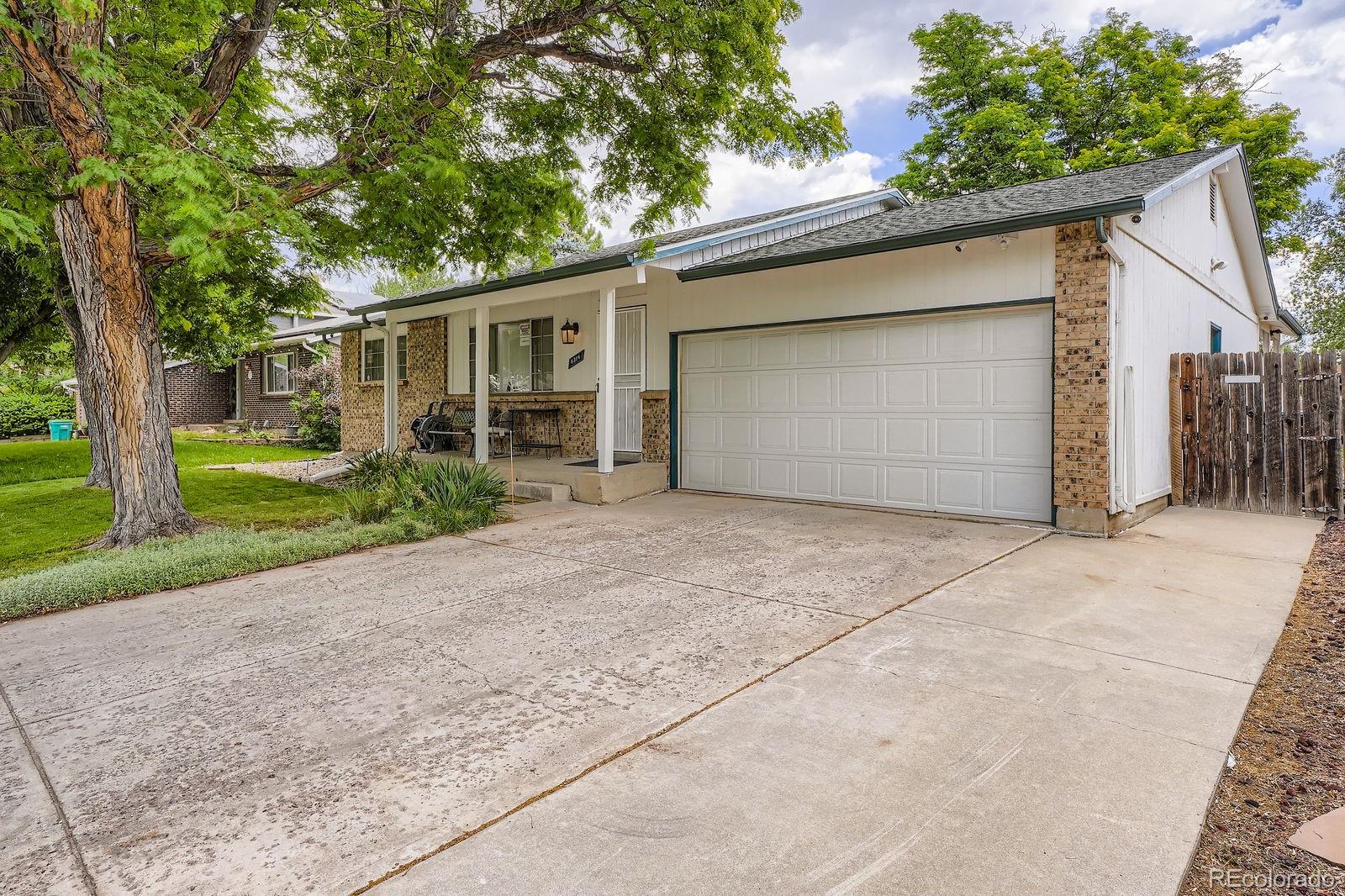 6314 S Johnson Street, littleton MLS: 3358327 Beds: 3 Baths: 3 Price: $550,000