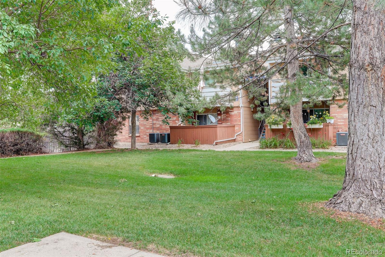 3322 S Ammons Street 101, Lakewood  MLS: 9461212 Beds: 2 Baths: 2 Price: $349,000