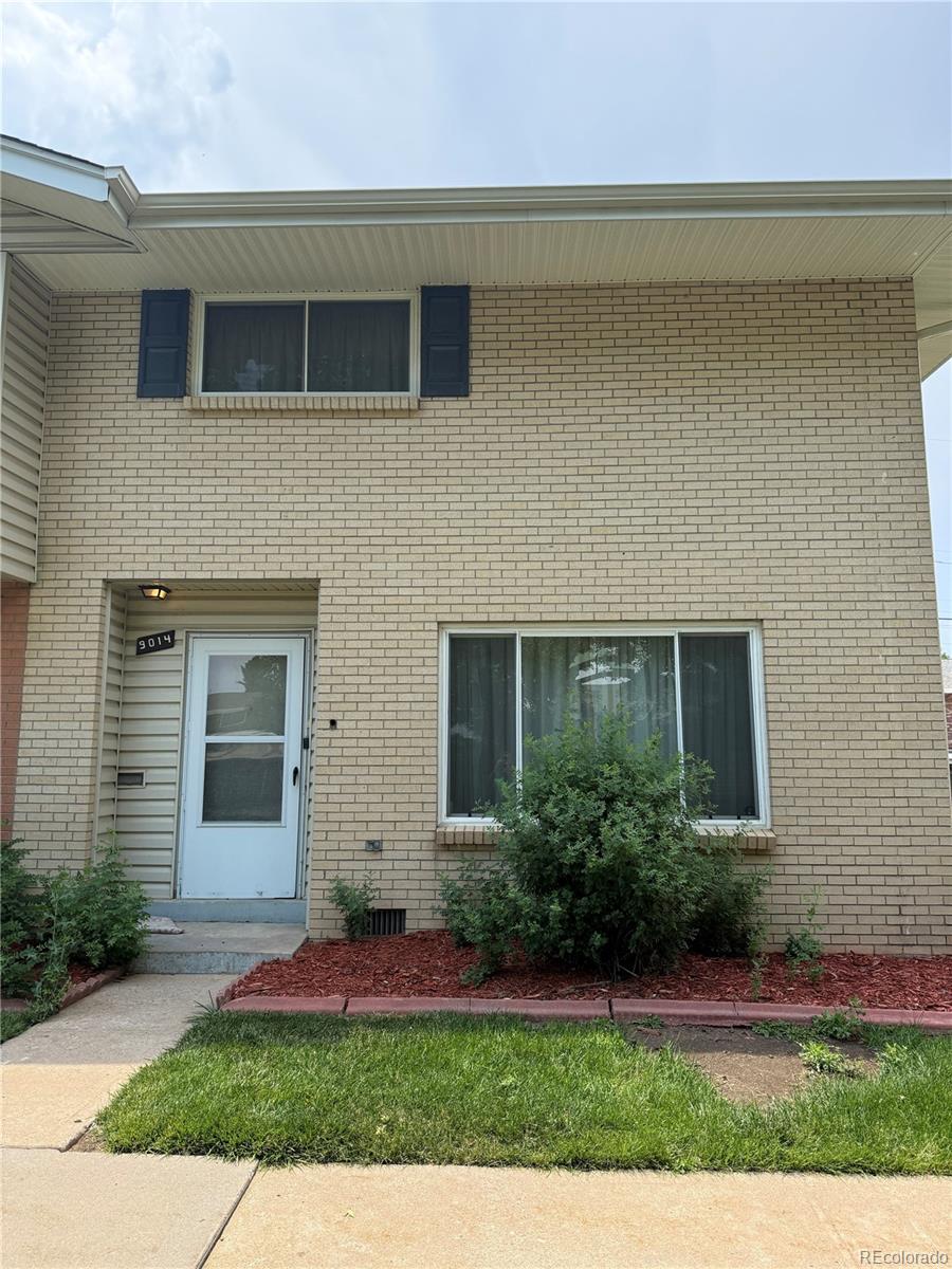 9014 E Mansfield Avenue, denver MLS: 3047422 Beds: 3 Baths: 3 Price: $290,000