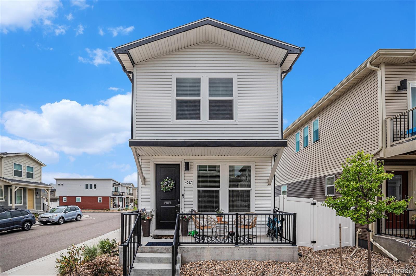 4957 N Walden Way, denver MLS: 7485039 Beds: 2 Baths: 2 Price: $369,000