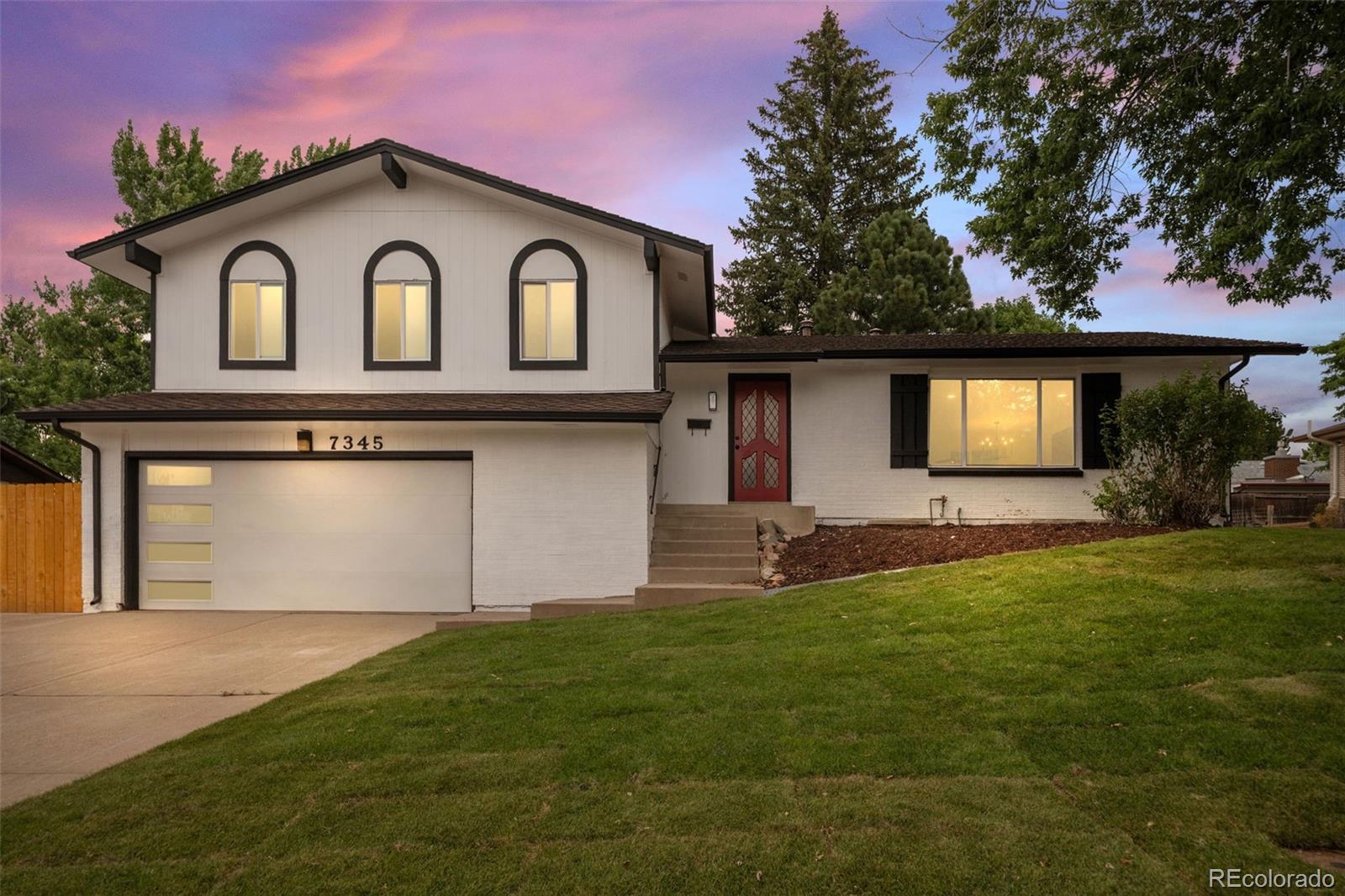7345 E Hinsdale Place, centennial MLS: 8260978 Beds: 4 Baths: 4 Price: $790,000