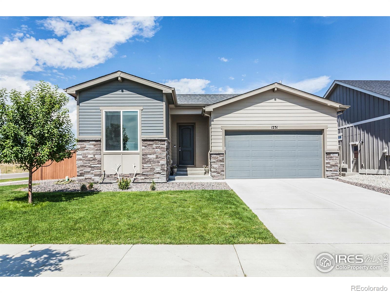 1231  105th Ave Ct, greeley MLS: 4567891039277 Beds: 3 Baths: 3 Price: $570,000