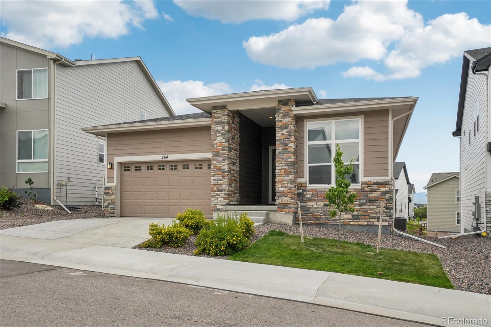 264  Kitselman Drive, castle rock MLS: 5785628 Beds: 3 Baths: 2 Price: $694,900