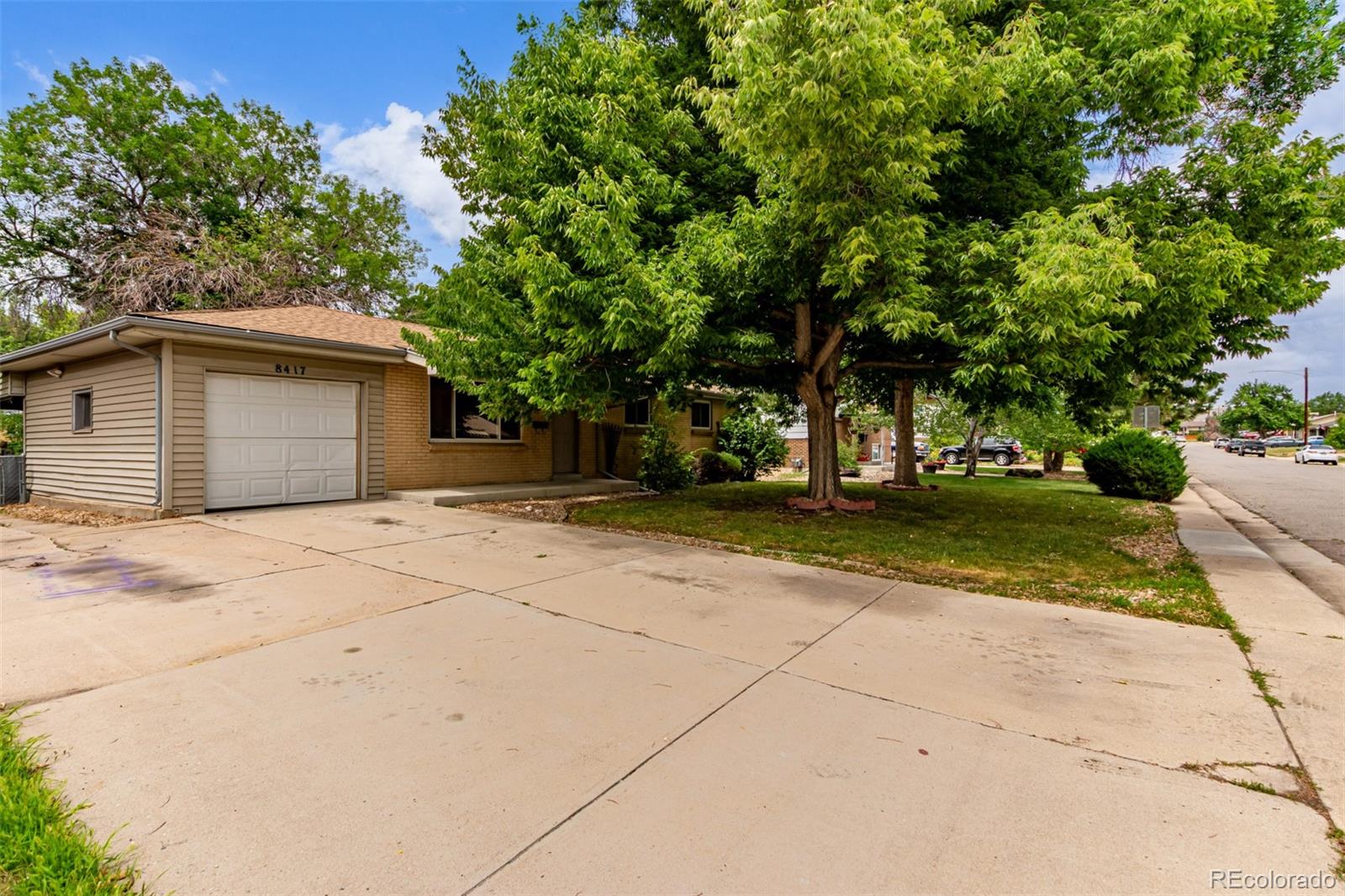 8417  Sheridan Court, arvada MLS: 9812024 Beds: 5 Baths: 2 Price: $589,000