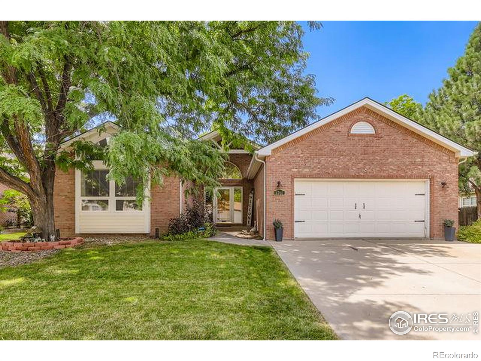 1761  Sunlight Drive, longmont MLS: 4567891039331 Beds: 4 Baths: 3 Price: $669,000