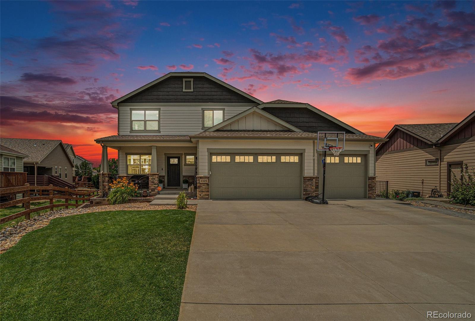 1325  63rd Avenue, greeley MLS: 8592085 Beds: 4 Baths: 4 Price: $549,000