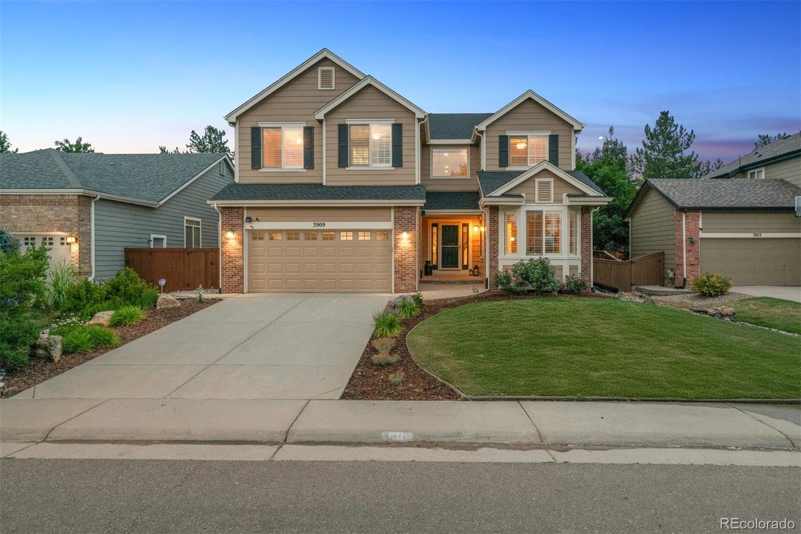 3909  Wynwood Circle, highlands ranch MLS: 1812426 Beds: 4 Baths: 4 Price: $875,000
