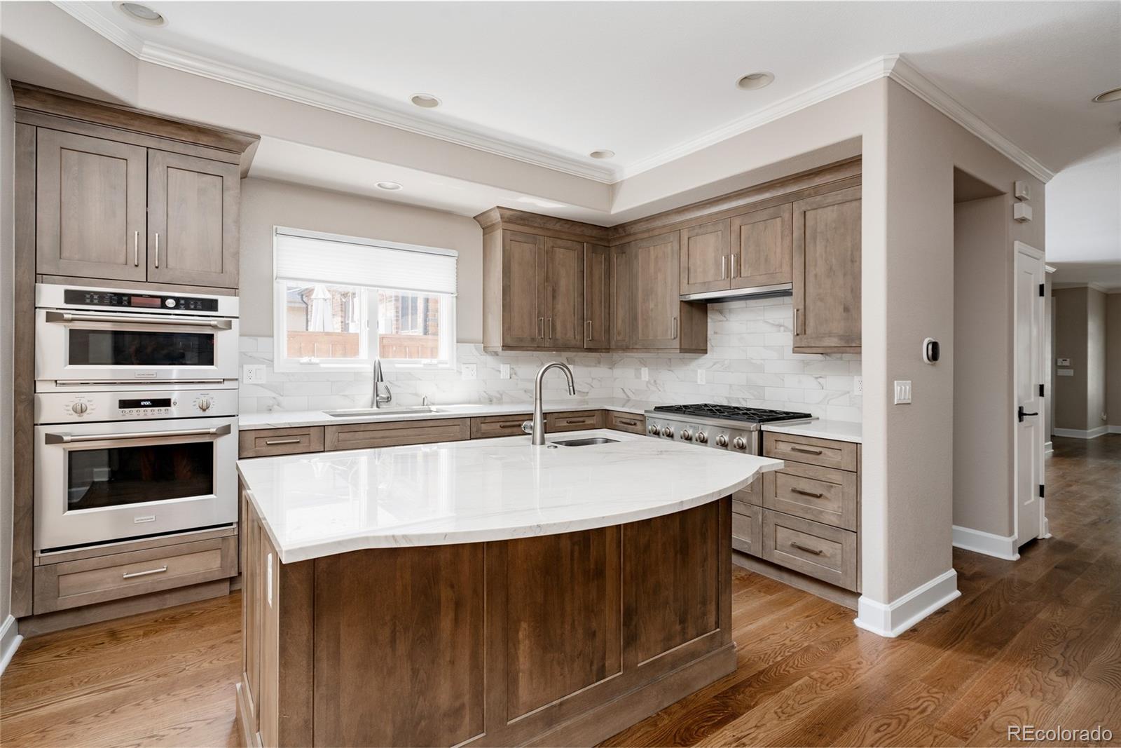 520  Jackson Street, denver MLS: 3228099 Beds: 3 Baths: 4 Price: $1,250,000