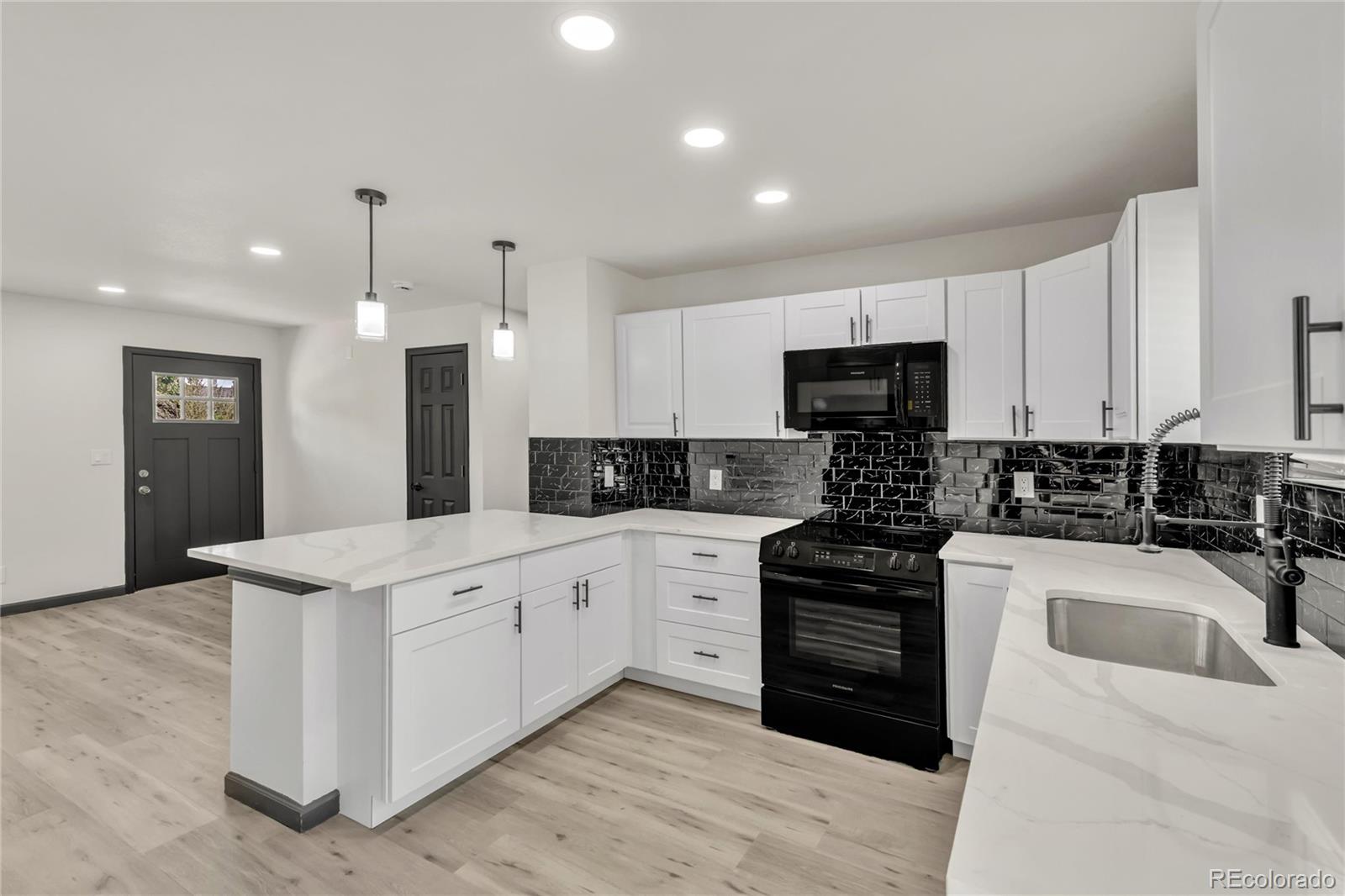 13124  Robins Drive, denver  House Search MLS Picture