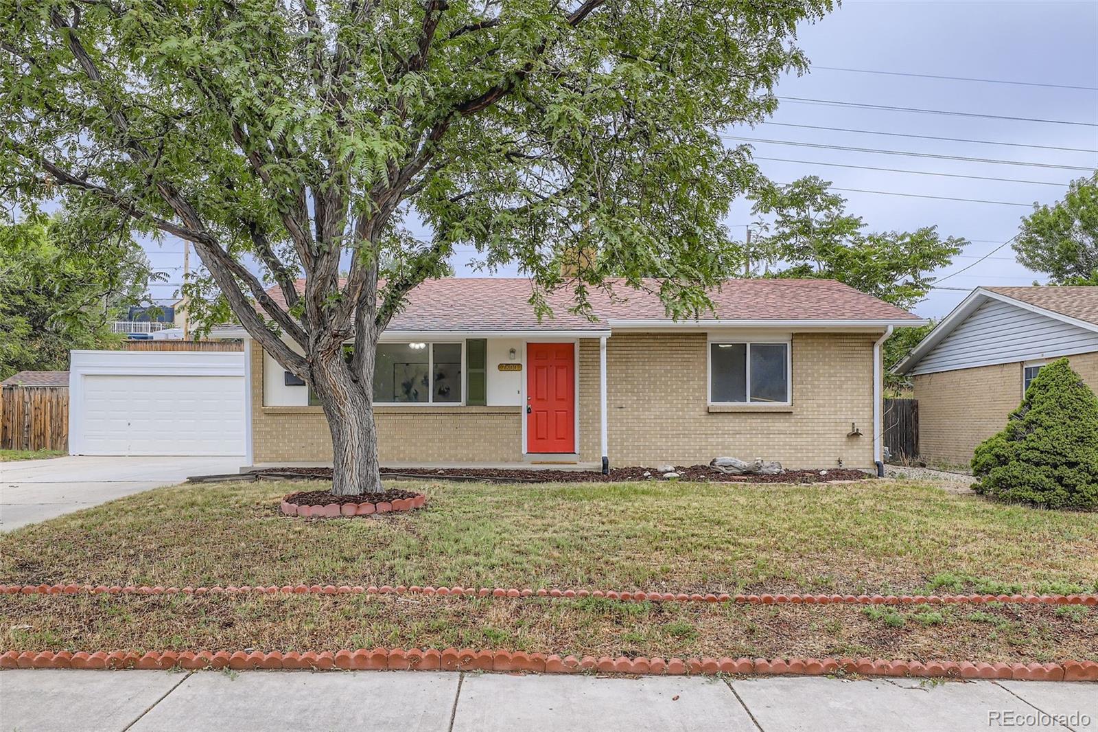 7800  Greenwood Boulevard, denver MLS: 9422164 Beds: 4 Baths: 2 Price: $459,900