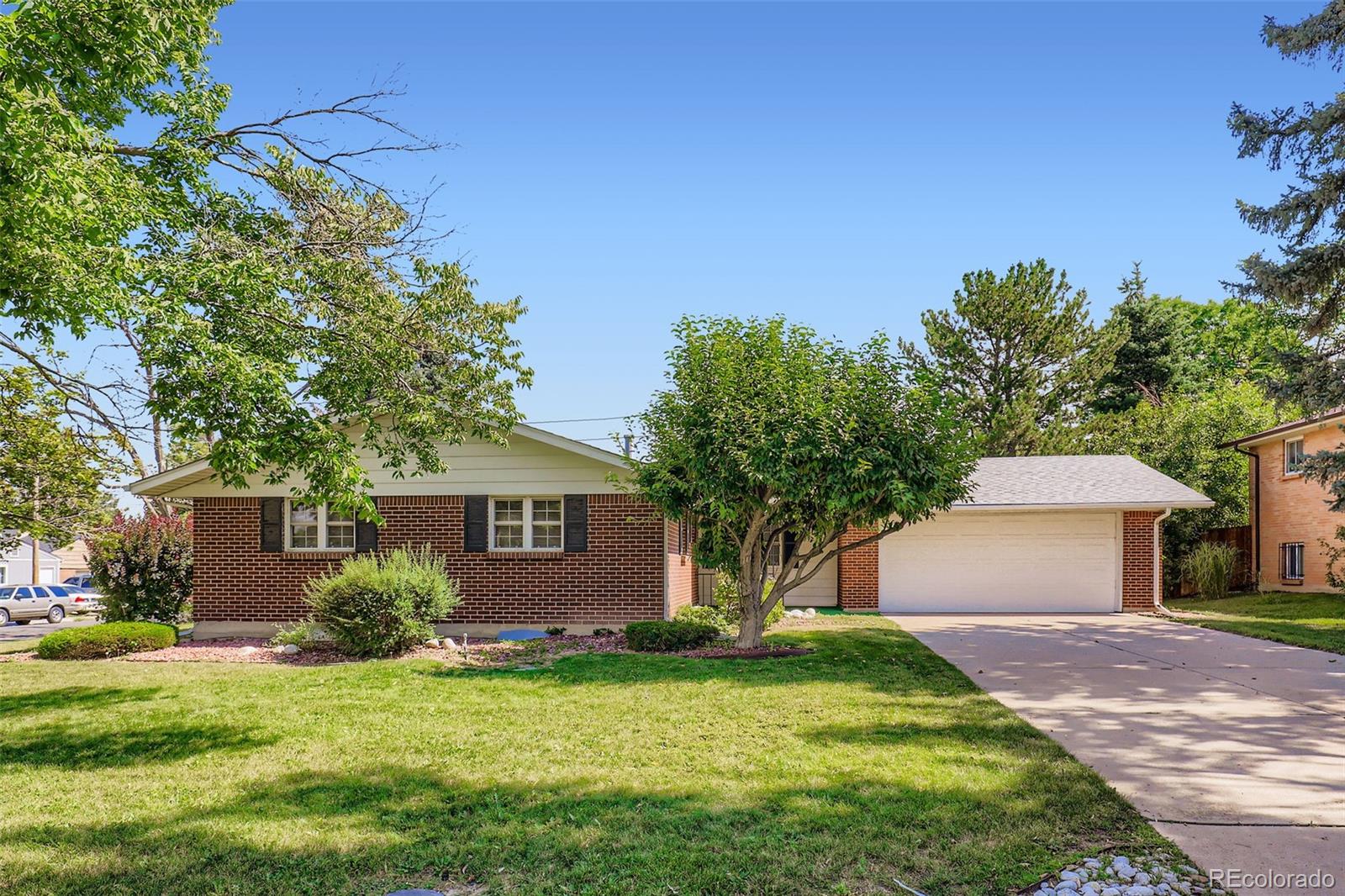 11759 E Alaska Avenue, aurora MLS: 7415346 Beds: 4 Baths: 2 Price: $425,000