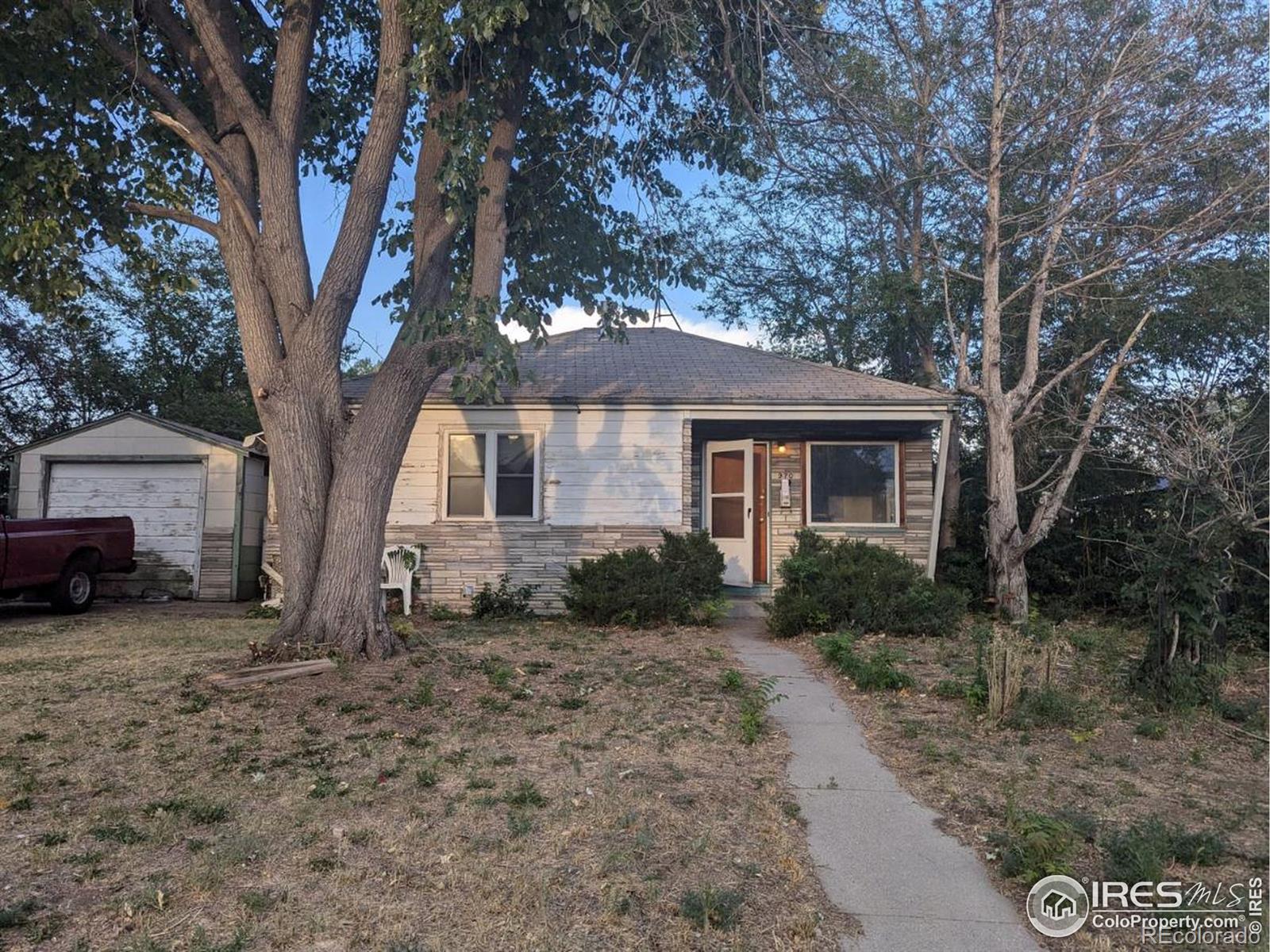 970  Moline Street, aurora MLS: 4567891039559 Beds: 2 Baths: 1 Price: $299,000