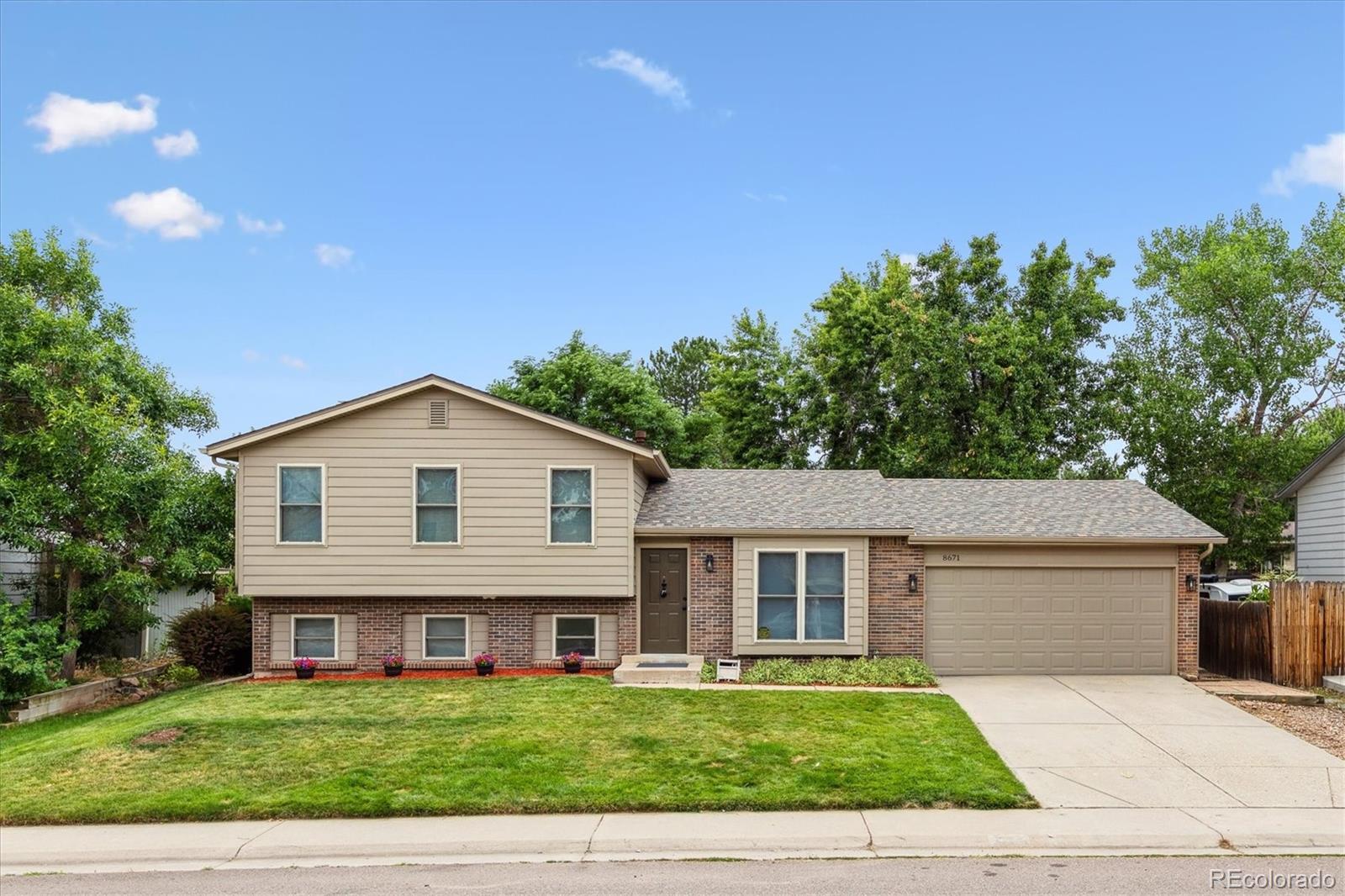 8671 W Star Circle, littleton MLS: 4492901 Beds: 4 Baths: 2 Price: $560,000