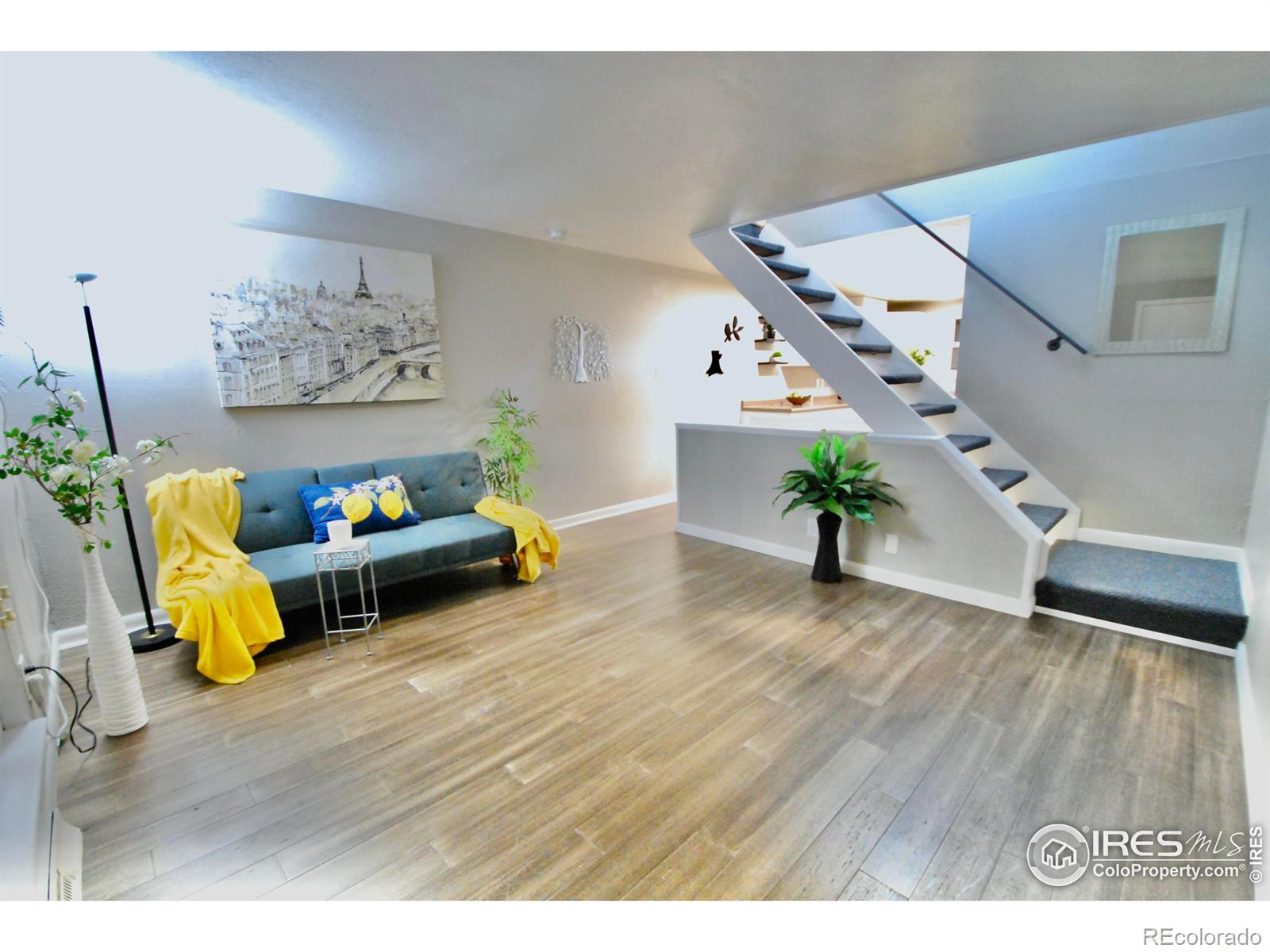 5808 S Pearl Street, centennial MLS: 4567891039638 Beds: 2 Baths: 2 Price: $331,500