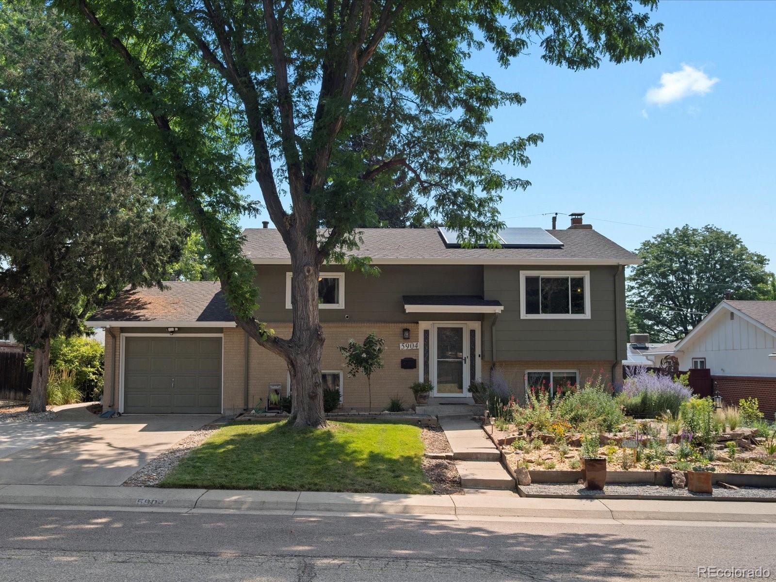 5904  Urban Court, arvada MLS: 9465388 Beds: 4 Baths: 2 Price: $575,000