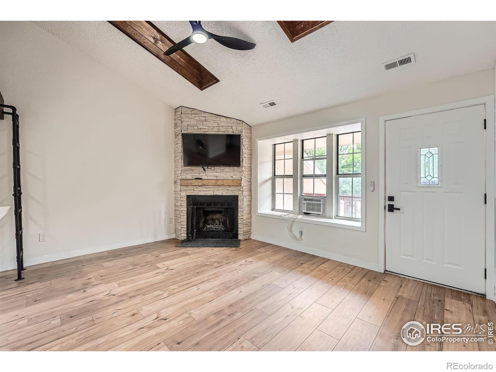 1128 S Ventura Circle H, Aurora  MLS: 4567891039657 Beds: 1 Baths: 1 Price: $210,000
