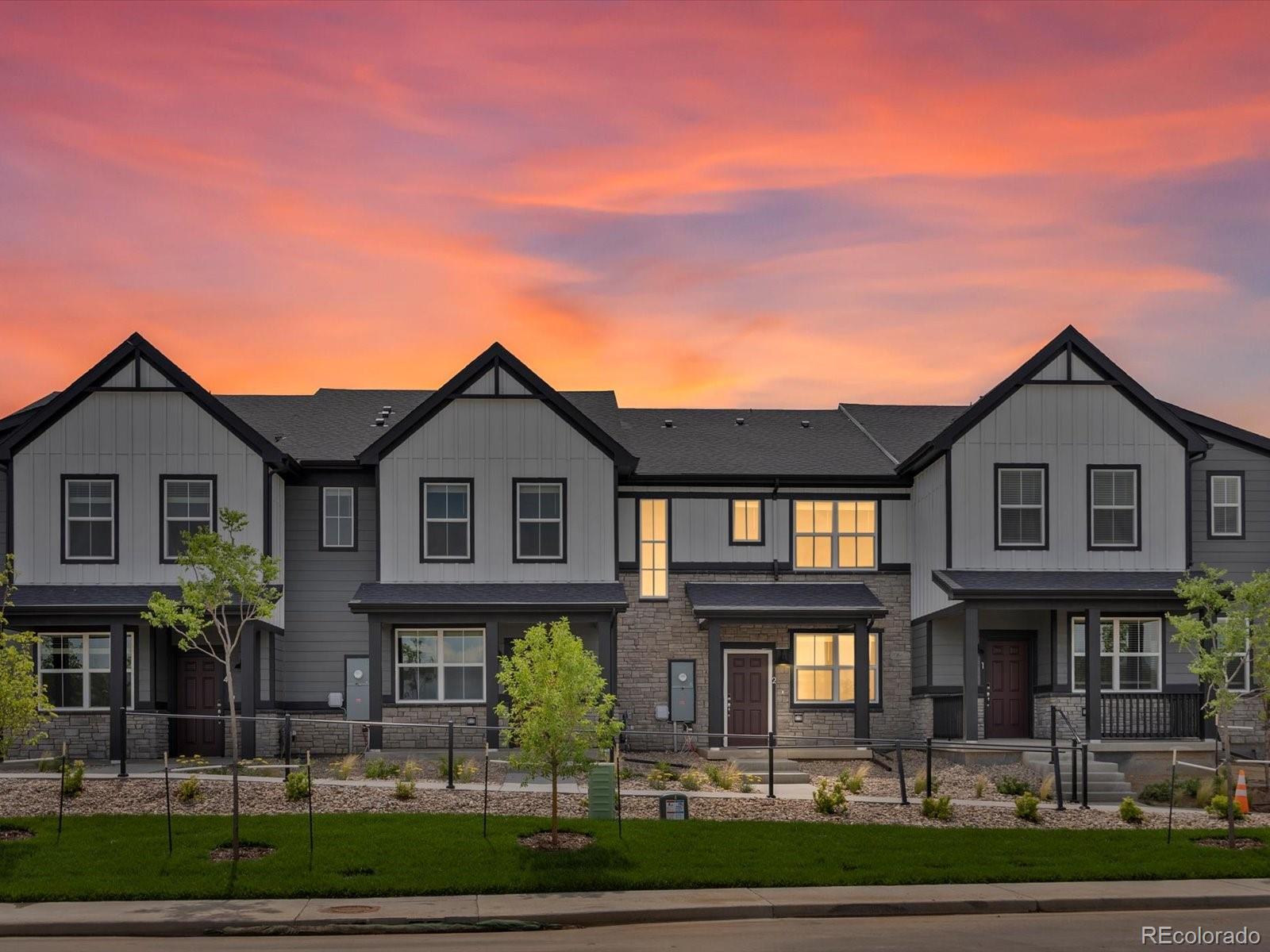 1616  Riverplace Drive, windsor MLS: 8613891 Beds: 3 Baths: 3 Price: $419,990