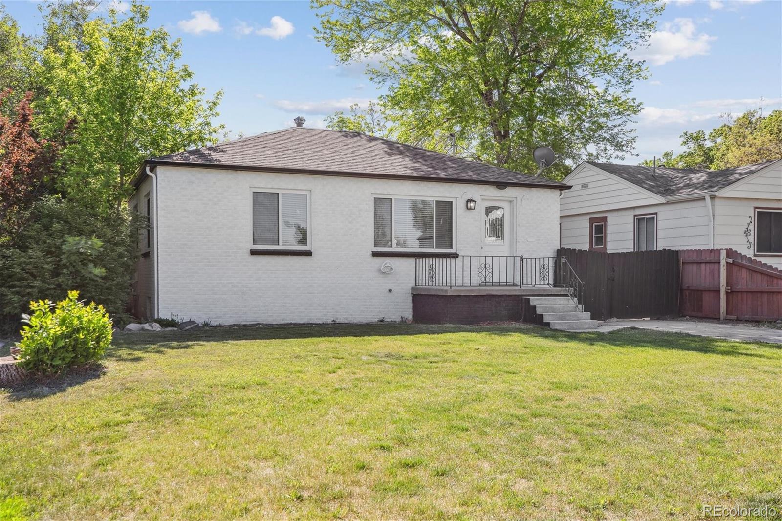 4624  Lincoln , englewood MLS: 7389513 Beds: 3 Baths: 2 Price: $499,000