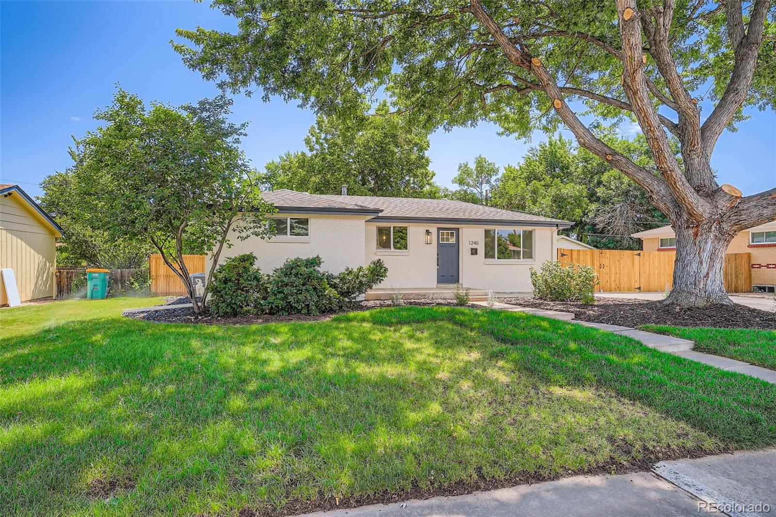 1240 S Chase Street, lakewood MLS: 7000355 Beds: 4 Baths: 2 Price: $524,400