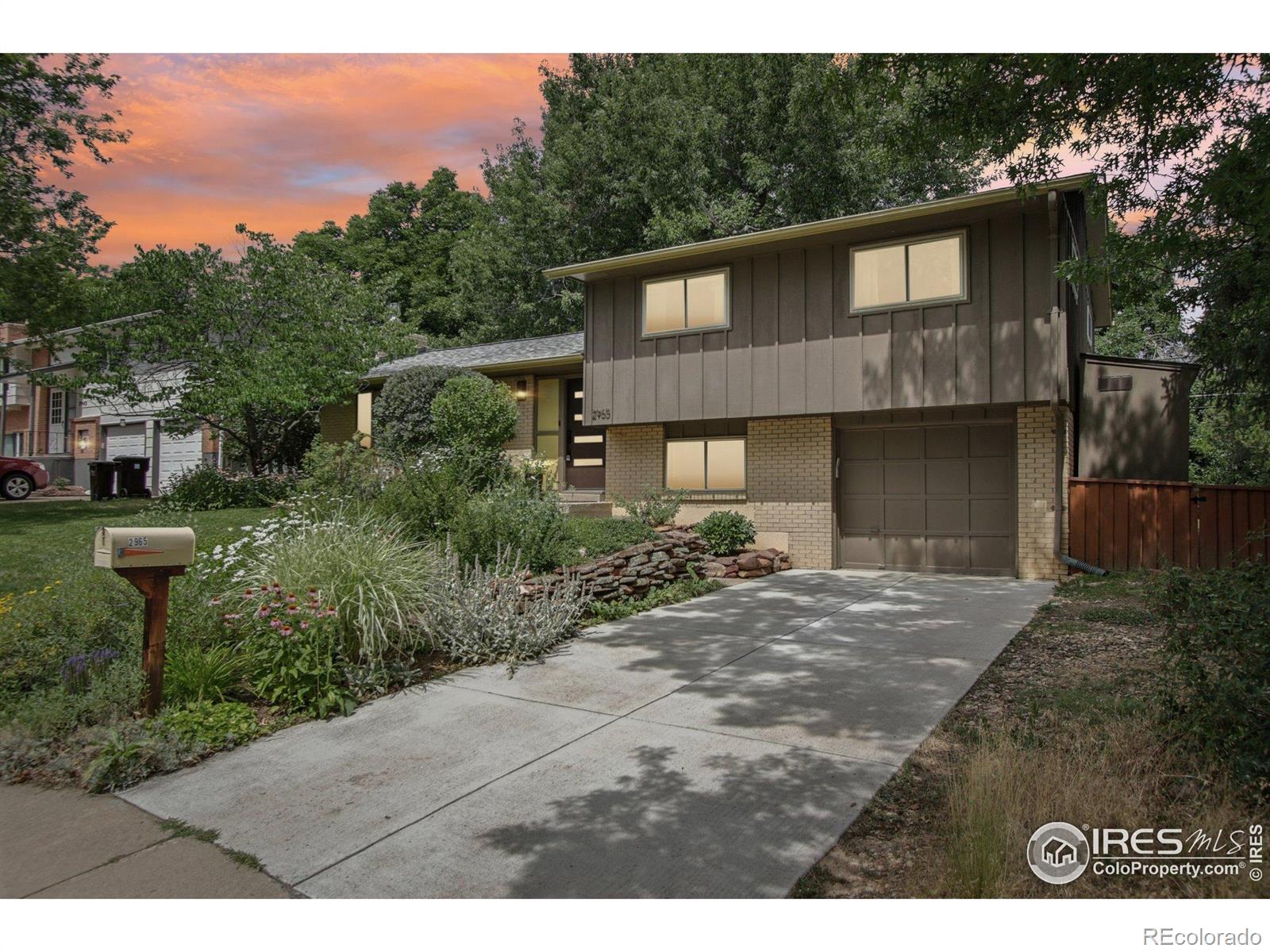 2965  Colby Drive, boulder MLS: 4567891039771 Beds: 4 Baths: 2 Price: $1,124,900