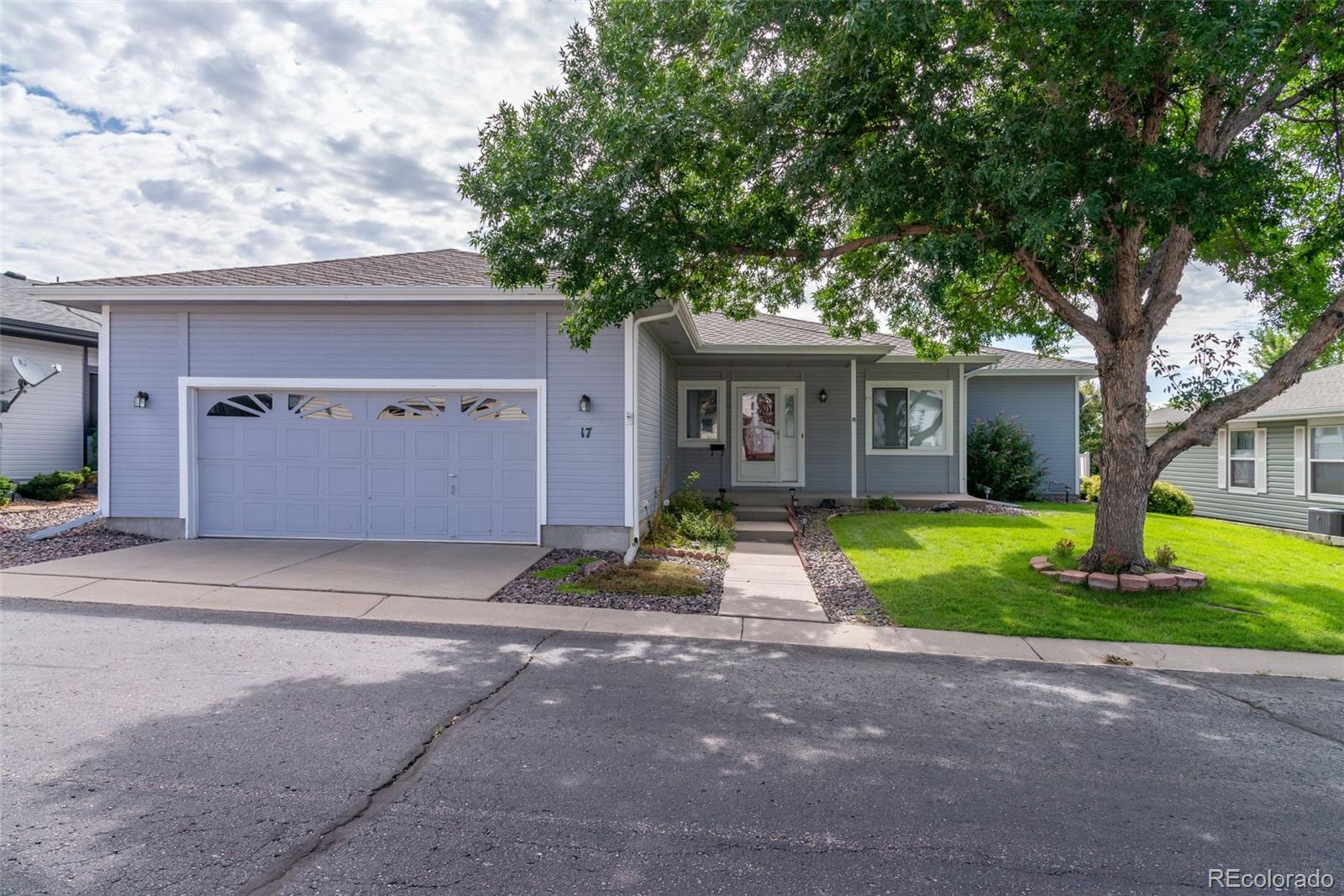 17  Carla Circle, broomfield MLS: 5214881 Beds: 2 Baths: 2 Price: $609,000