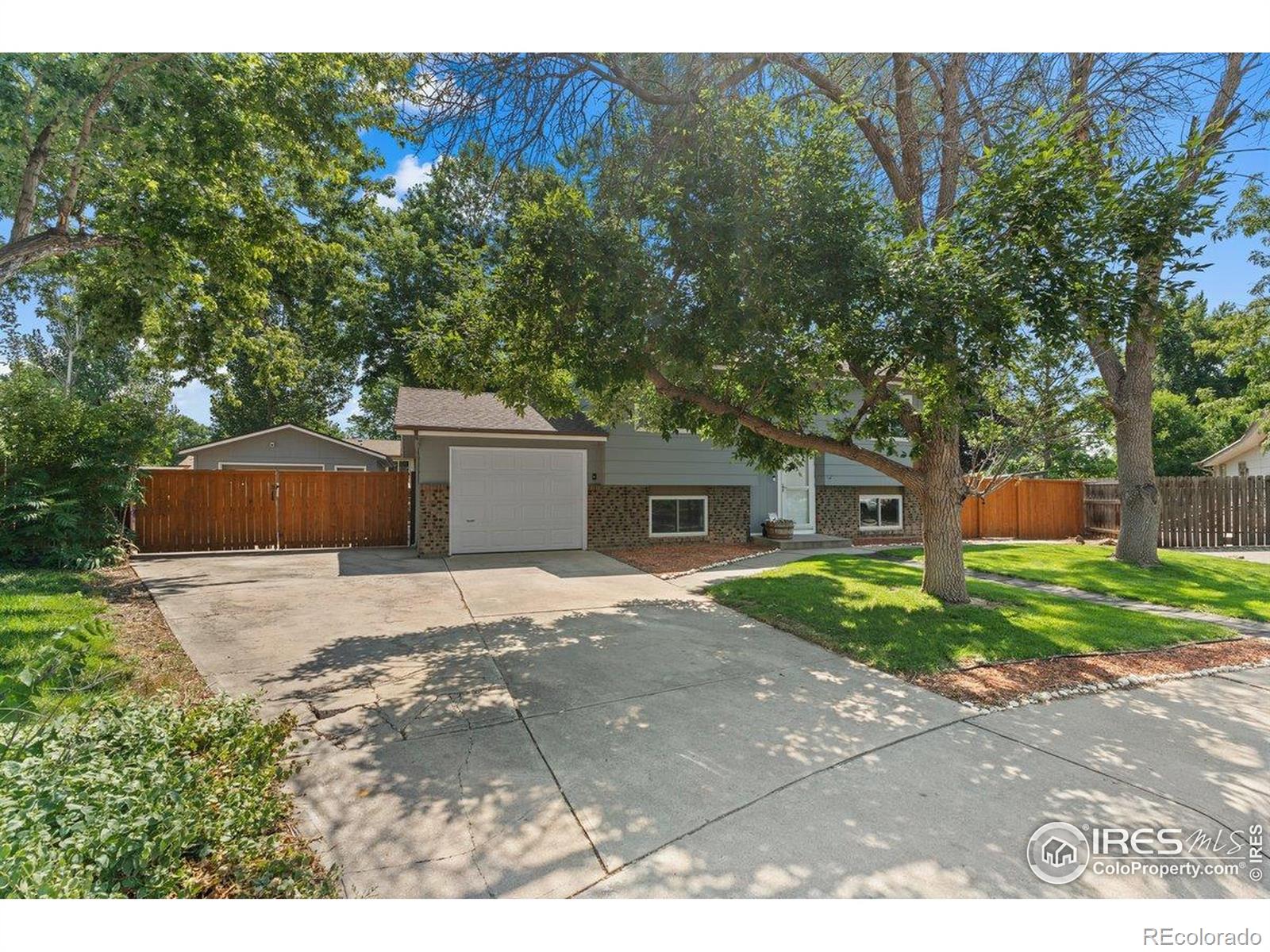4  Spruce Court, windsor  House Search MLS Picture