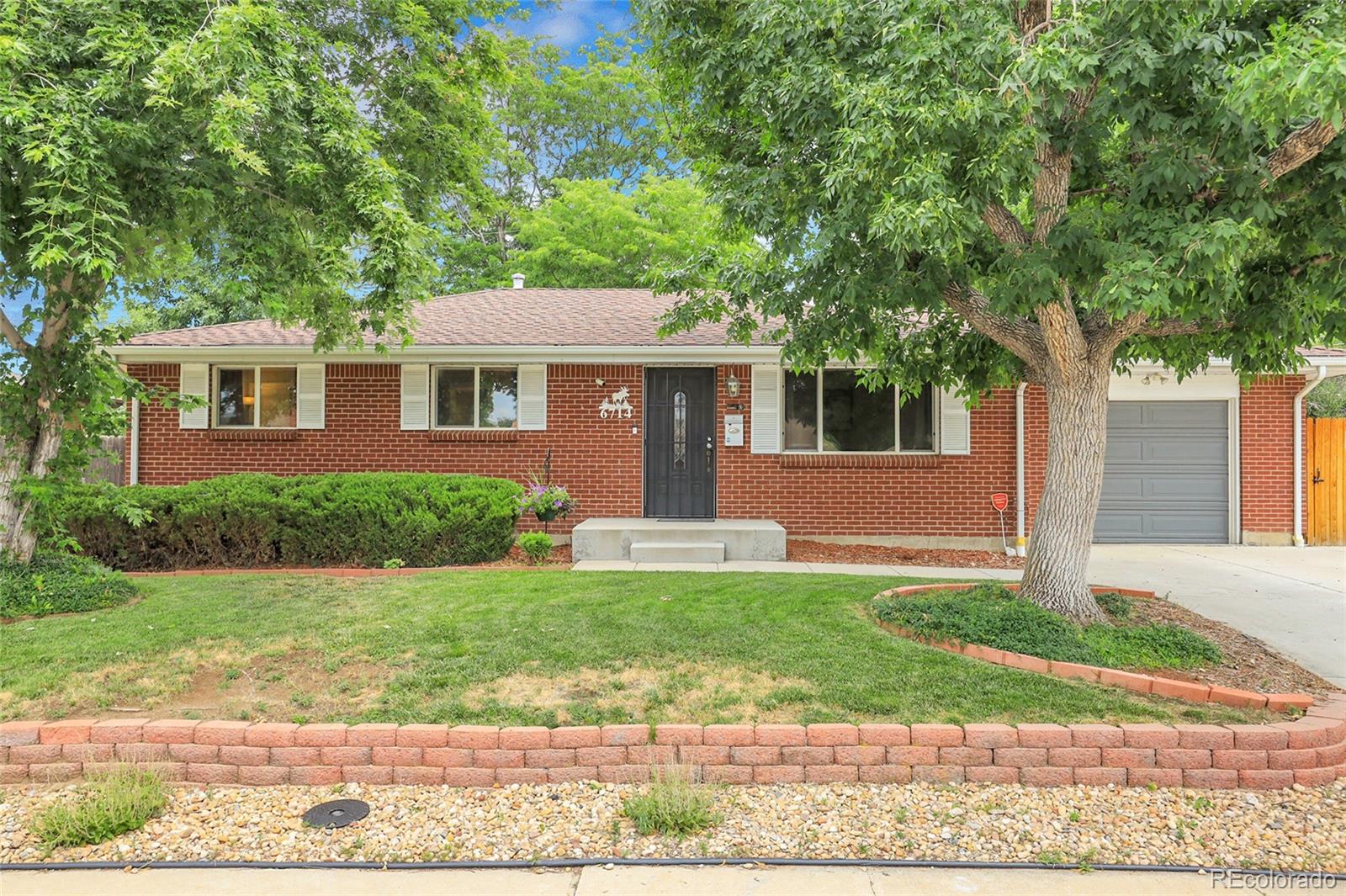 6714  Gray Court, arvada MLS: 4075903 Beds: 5 Baths: 3 Price: $649,998