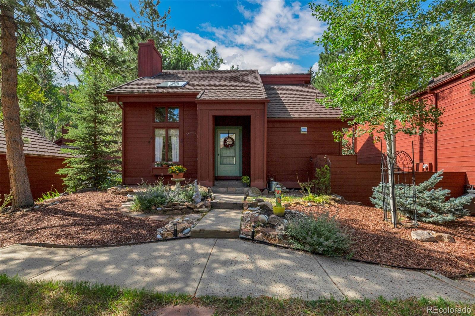 23666  Genesee Village Road, golden MLS: 2889488 Beds: 3 Baths: 3 Price: $750,000
